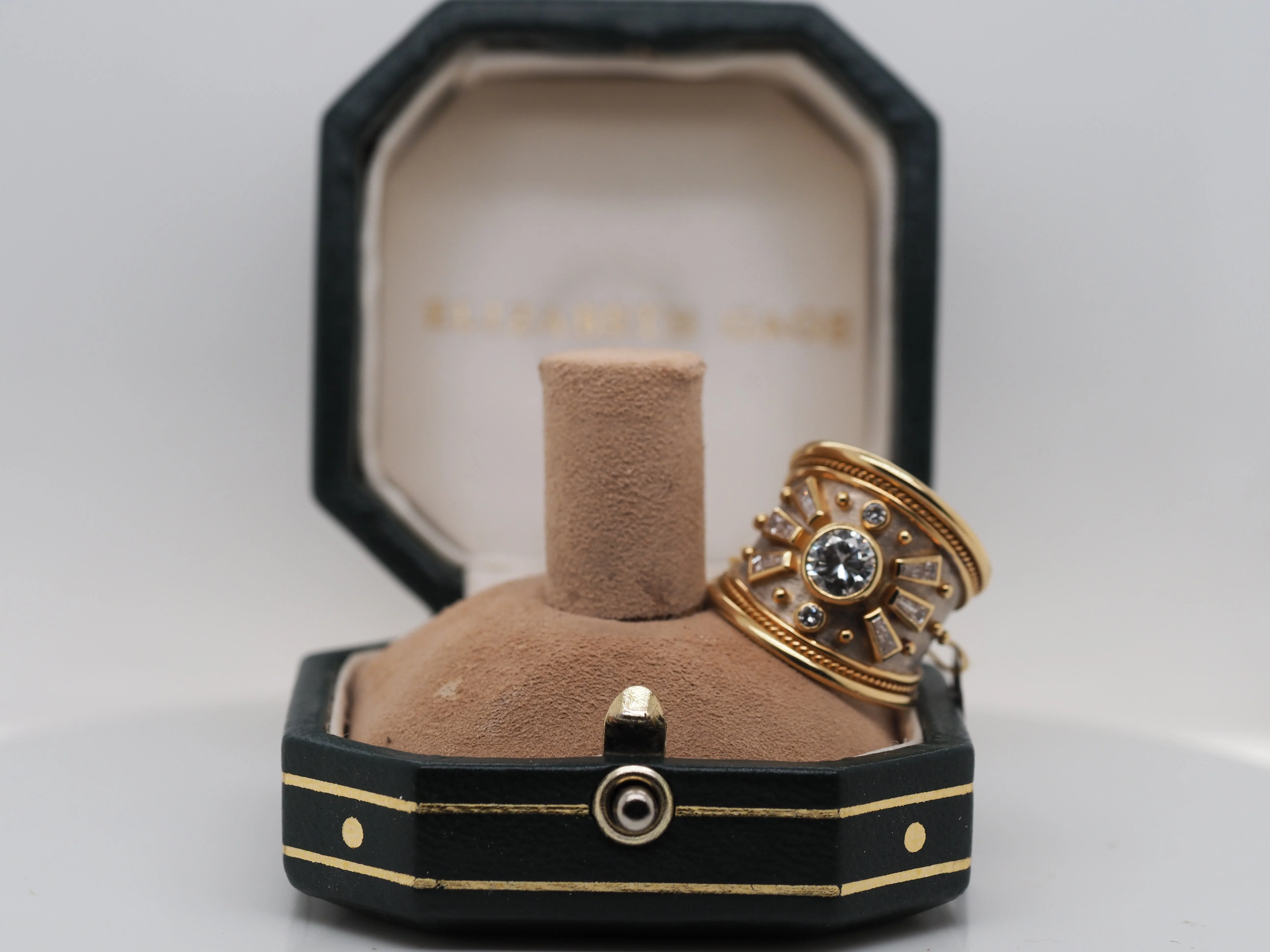 18ct Yellow Gold Diamond Elizabeth Gage Sunburst Motif Ring - Image 3