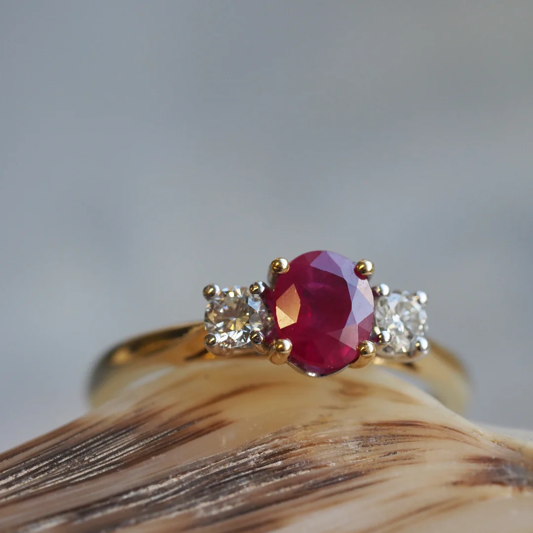 An 18ct Yellow Gold Ruby and Diamond Ring - Image 4